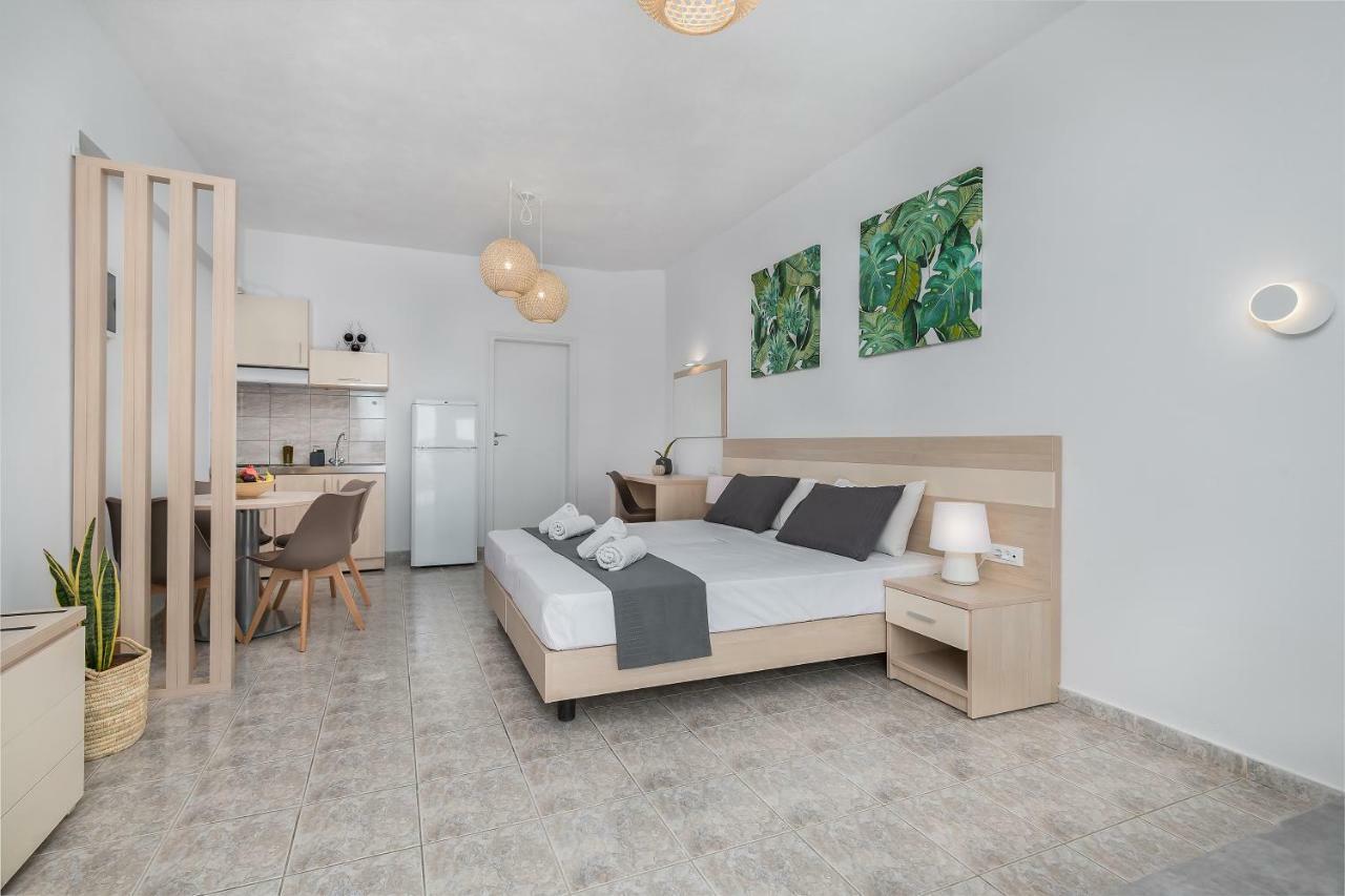 V&C Paradise Apartments Rodakino Eksteriør bilde